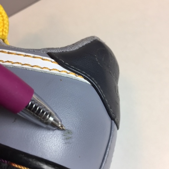 {SOLD} Nike Air Force One Premium Choz Sneakers - Picture 7 of 8